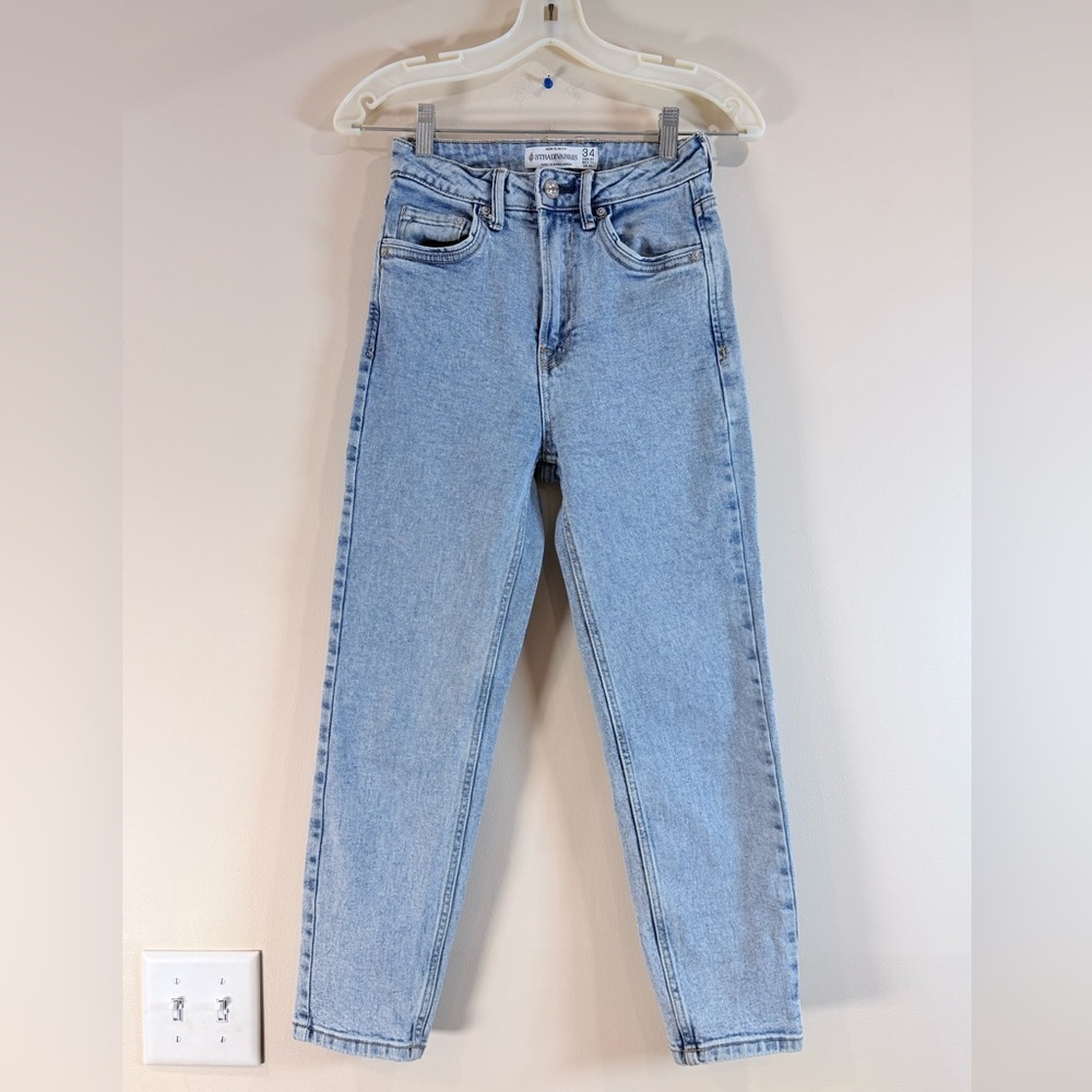 🔥Stradivarius High-Rise Light Blue Mom Jeans - Women's Casual Denim Size 34 EC🔥